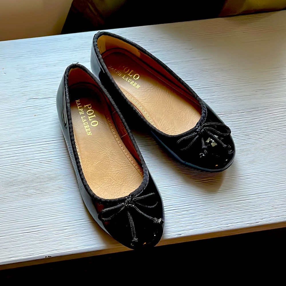 Ralph Lauren “Nellie” black patent flats size 10